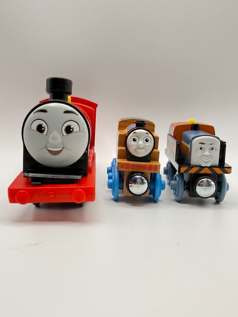 Thomas & Friends Wood Den & Thomas + TrackMaster James Lot